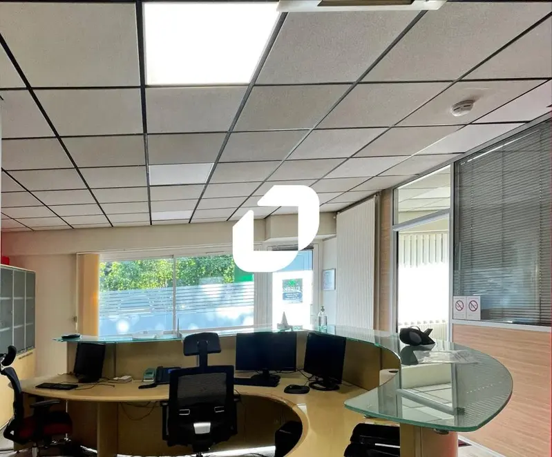 Escritório em Grenoble, France 140 m² N.º 302420