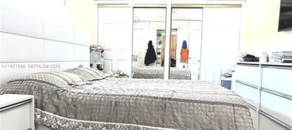 3 dormitorios villa en venta en Miami, Miami-Dade, Florida, USA № 614770 6