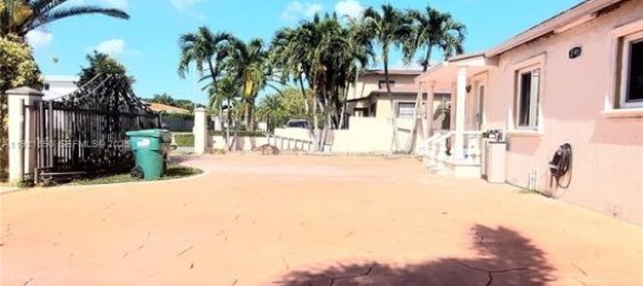 3 dormitorios villa en venta en Miami, Miami-Dade, Florida, USA № 614770 11