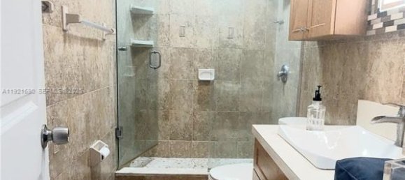 3 dormitorios villa en venta en Miami, Miami-Dade, Florida, USA № 614770 24