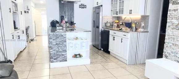 3 dormitorios villa en venta en Miami, Miami-Dade, Florida, USA № 614770 7