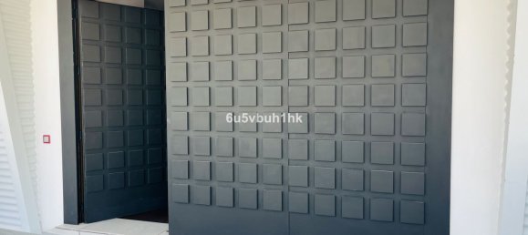 Adosado de 5 dormitorios en Alhaurín de la Torre, Spain No. 135226 6