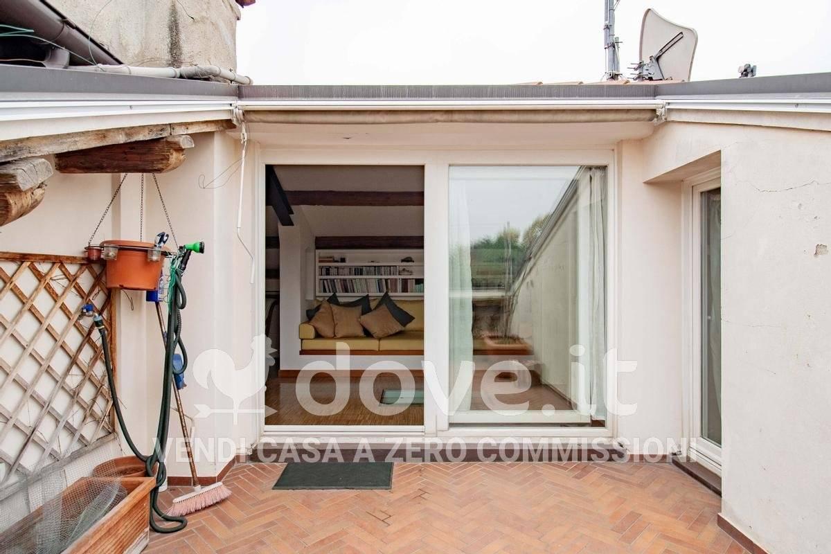 6 rooms Apartment in Padua, Italy No. 107058