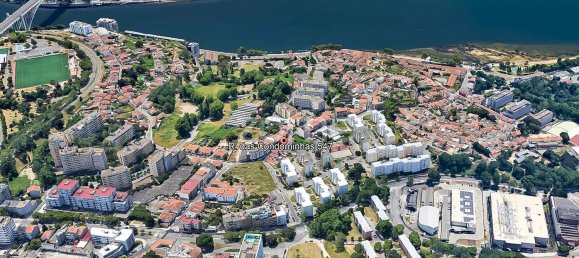 3 bedrooms House in Porto, Portugal No. 14323 30