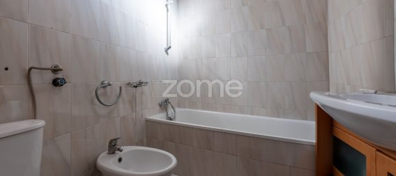 3 bedrooms House in Porto, Portugal No. 14323 12