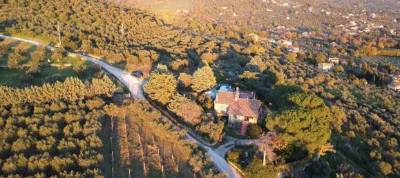 4 bedrooms House in Cortona, Italy No. 121071 16