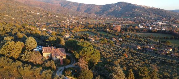 4 bedrooms House in Cortona, Italy No. 121071 17