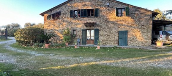 4 bedrooms House in Cortona, Italy No. 121071 2