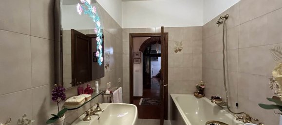 4 bedrooms House in Cortona, Italy No. 121071 12