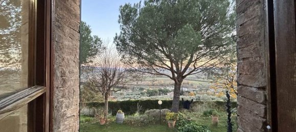 4 bedrooms House in Cortona, Italy No. 121071 6