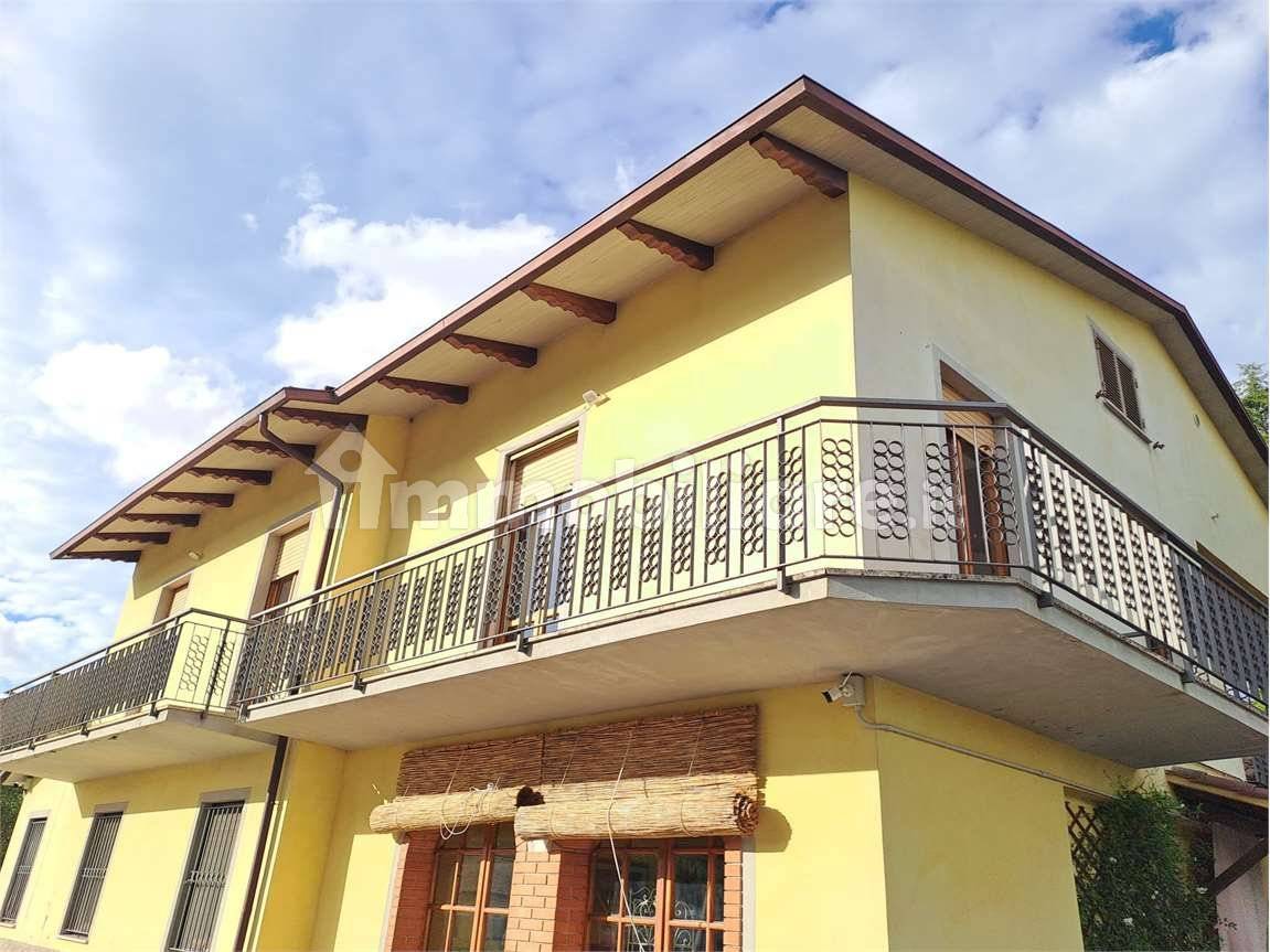 Квартира с 4 спальнями в Перуджа, Италия № 356404