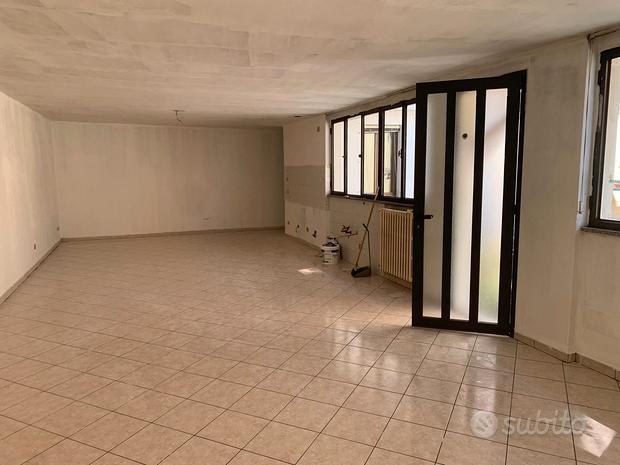 2 rooms Warehouse in Arluno, Italy No. 292230