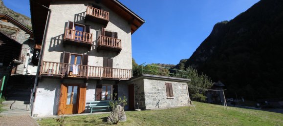 8-Zimmer Haus in Antey Saint Andre, Italy, Nr. 142384 4