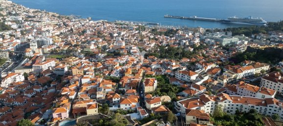 Дом с 5 спальнями в Фуншал, Португалия № 110681 25