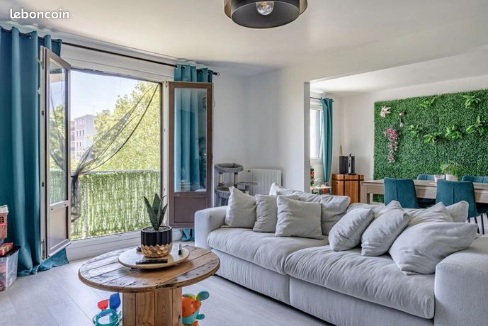 5 bedrooms Apartment in Neuilly-sur-Marne, France No. 313702