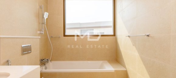 5 bedrooms Villa in Abu Dhabi, UAE No. 53099 12