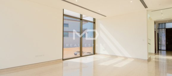 5 bedrooms Villa in Abu Dhabi, UAE No. 53099 82