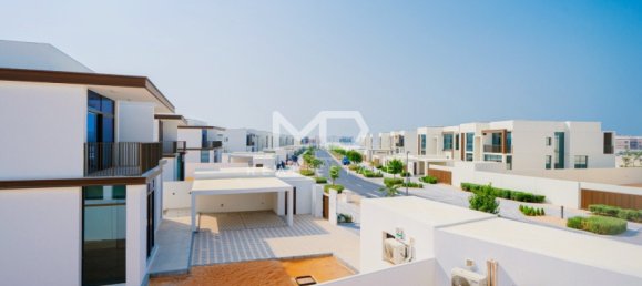 5 bedrooms Villa in Abu Dhabi, UAE No. 53099 24