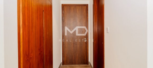 5 bedrooms Villa in Abu Dhabi, UAE No. 53099 34