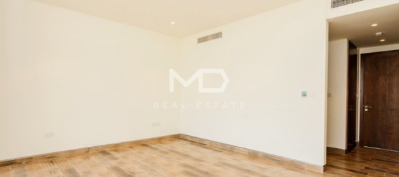 5 bedrooms Villa in Abu Dhabi, UAE No. 53099 9