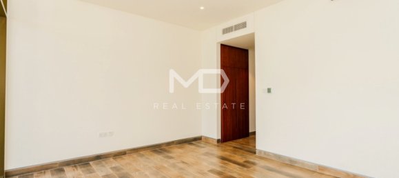 5 bedrooms Villa in Abu Dhabi, UAE No. 53099 36