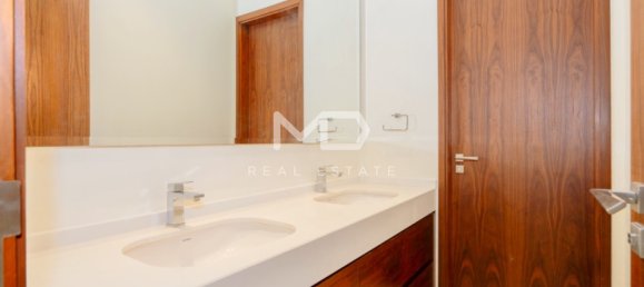 5 bedrooms Villa in Abu Dhabi, UAE No. 53099 79