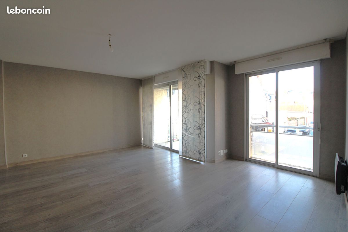 Apartamento de 2 dormitorios en Blois, France No. 69934