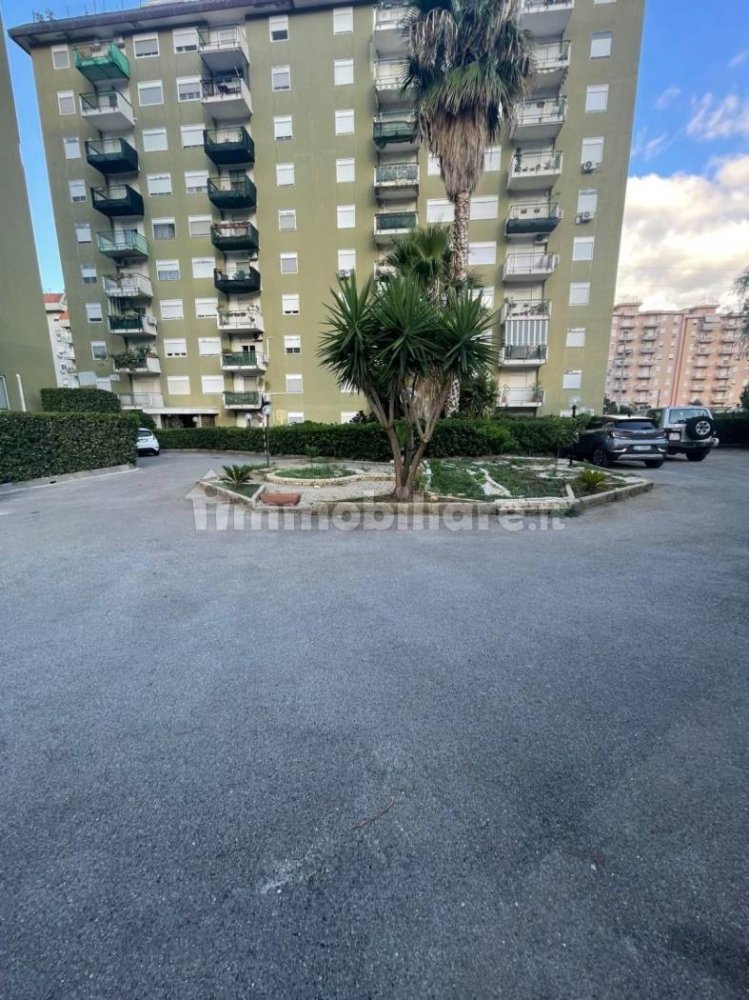 3 Schlafzimmer Wohnung in Palermo, Italy, Nr. 324944