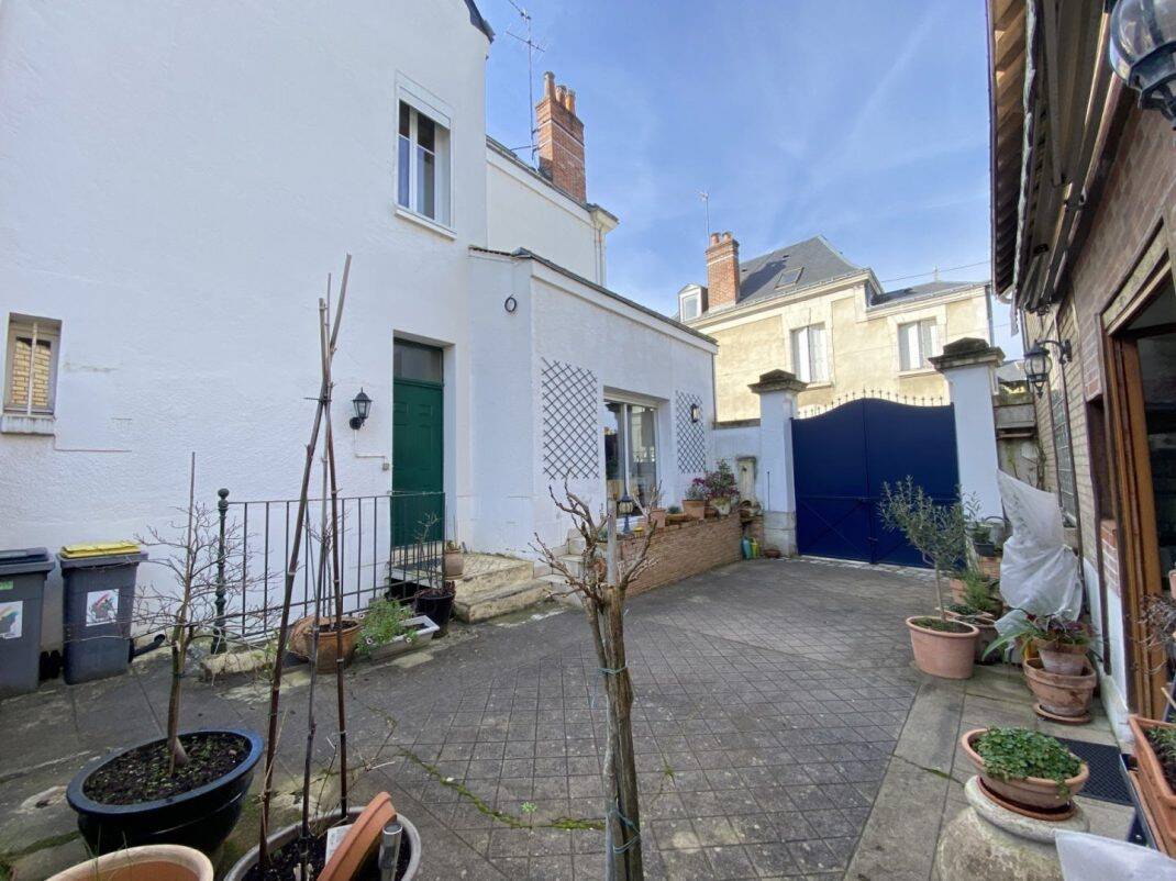 5 chambres Maison à Tours, France No. 54059