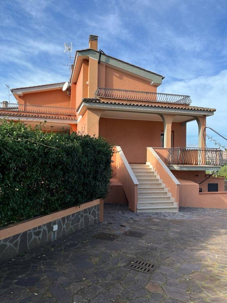 Вилла с 5 спальнями в Рим, Италия № 93228