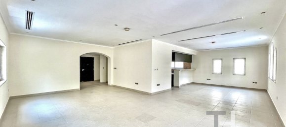 3 bedrooms Villa in Jumeirah Park, UAE No. 28487 4