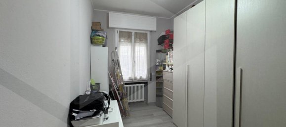 4 rooms Apartment in Vignola, Italy No. 29260 29