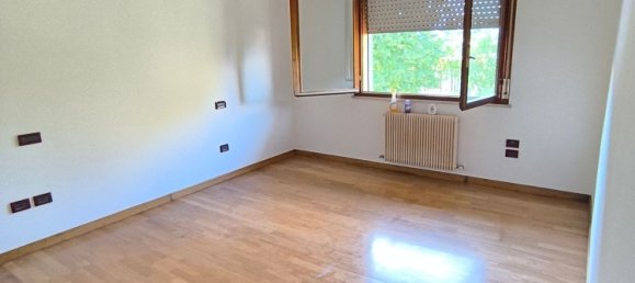 4 bedrooms Apartment in Paese, Italy No. 328853 10