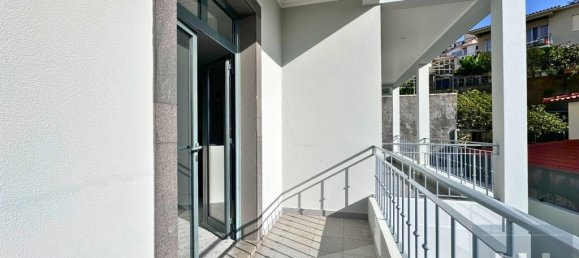 Дом с 3 спальнями в Фуншал, Португалия № 144039 48