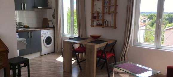 Studio in Chatou, France No. 122898 4