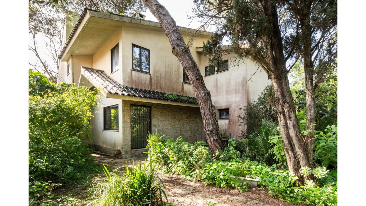 6 bedrooms Villa in Cascais, Portugal No. 119928
