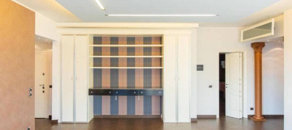 Apartamento de 4 divisões em Busto Arsizio, Italy N.º 30277 4