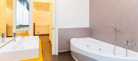 Apartamento de 4 divisões em Busto Arsizio, Italy N.º 30277 18