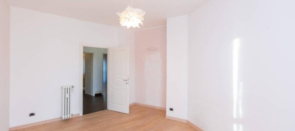 Apartamento de 4 divisões em Busto Arsizio, Italy N.º 30277 14