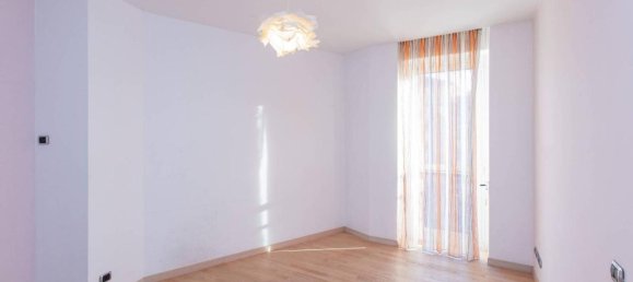 Apartamento de 4 divisões em Busto Arsizio, Italy N.º 30277 12