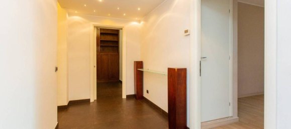 Apartamento de 4 divisões em Busto Arsizio, Italy N.º 30277 9
