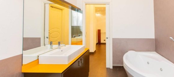 Apartamento de 4 divisões em Busto Arsizio, Italy N.º 30277 17