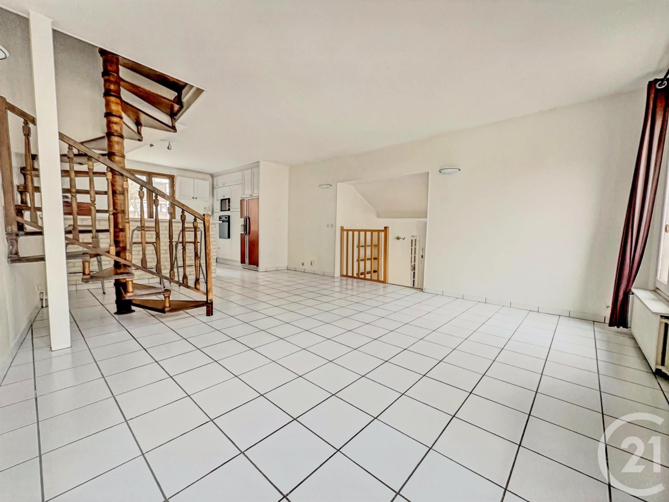 4 bedrooms House in Bougival, France No. 151276