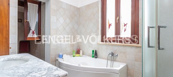 3 bedrooms Apartment in Bracciano, Italy No. 127722 8