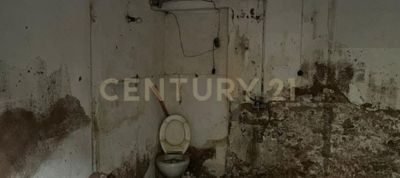 1 bedroom Apartment in Catania, Italy No. 327712 6