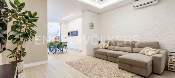 3 bedrooms Townhouse in Portimao, Portugal No. 155950 2