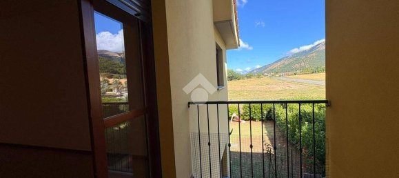 3 bedrooms Apartment in Fossato di Vico, Italy No. 258930 3