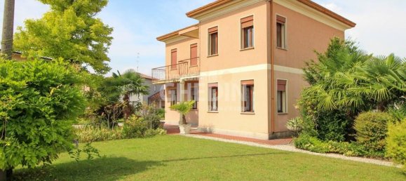 4 rooms House in San Vendemiano, Italy No. 170938 4