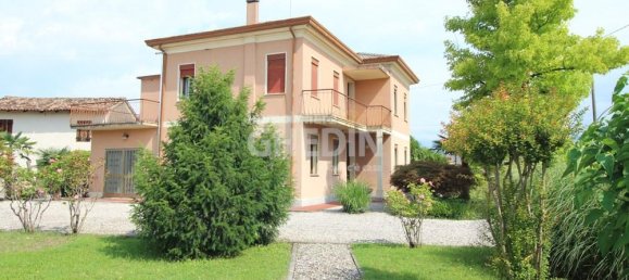 4 rooms House in San Vendemiano, Italy No. 170938 3