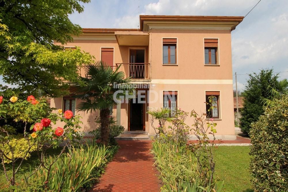 4 rooms House in San Vendemiano, Italy No. 170938